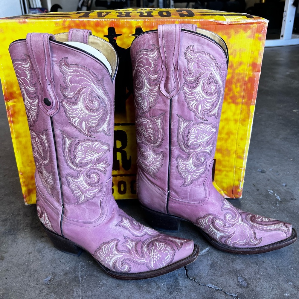 Corral Pink Floral Embroidered Cowboy Boots